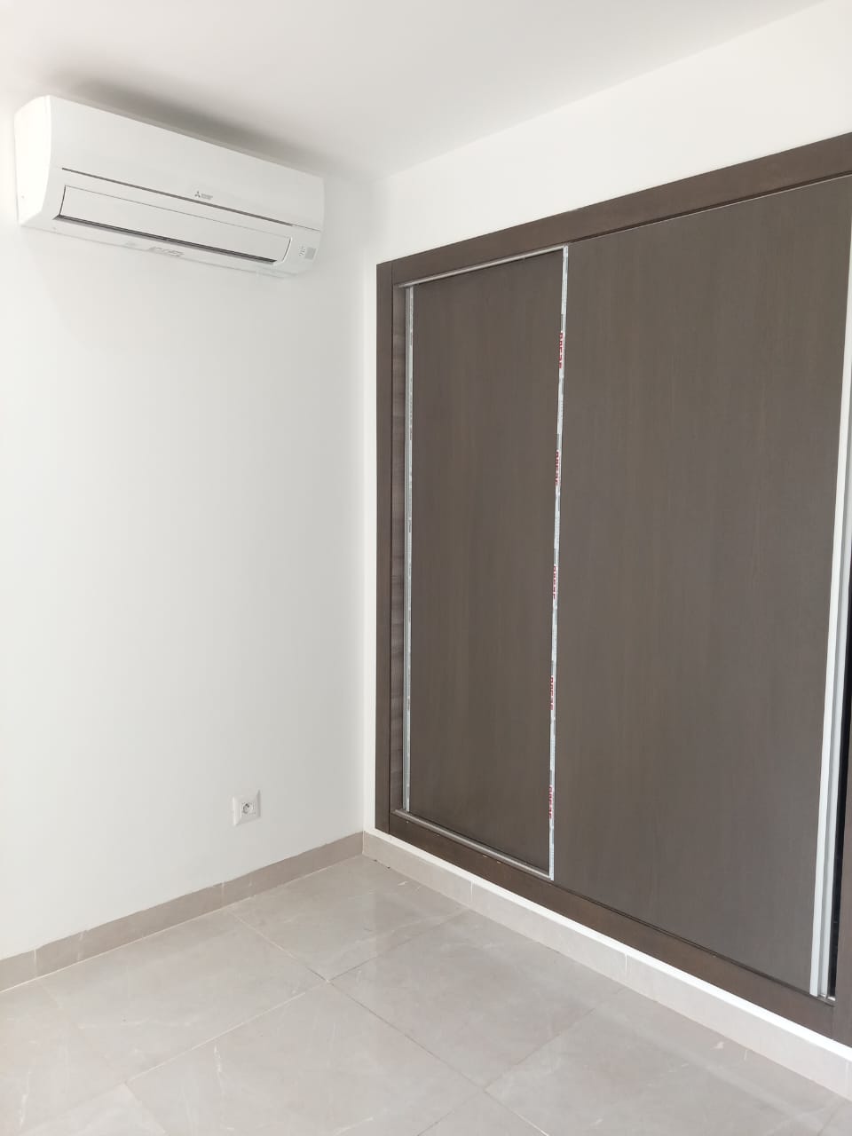 Ain Zaghouan&nbsp;Ain Zaghouan&nbsp;Location&nbsp;Appart. 2 pi�ces&nbsp;S plus un av balcon � l'aouina