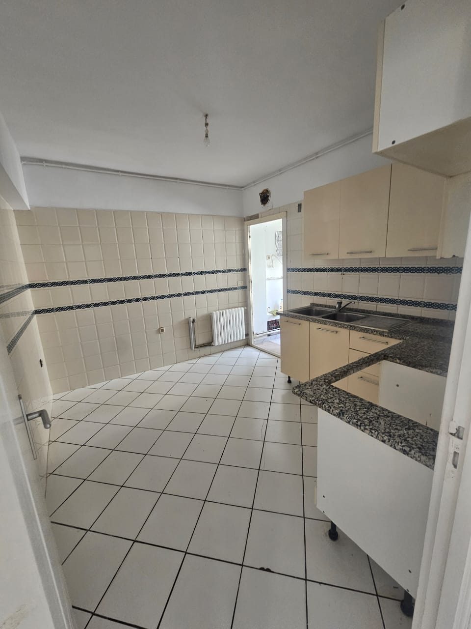 Ain Zaghouan&nbsp;Ain Zaghouan&nbsp;Location&nbsp;Appart. 3 pi�ces&nbsp;Un spacieux s plus deux � l'aouina
