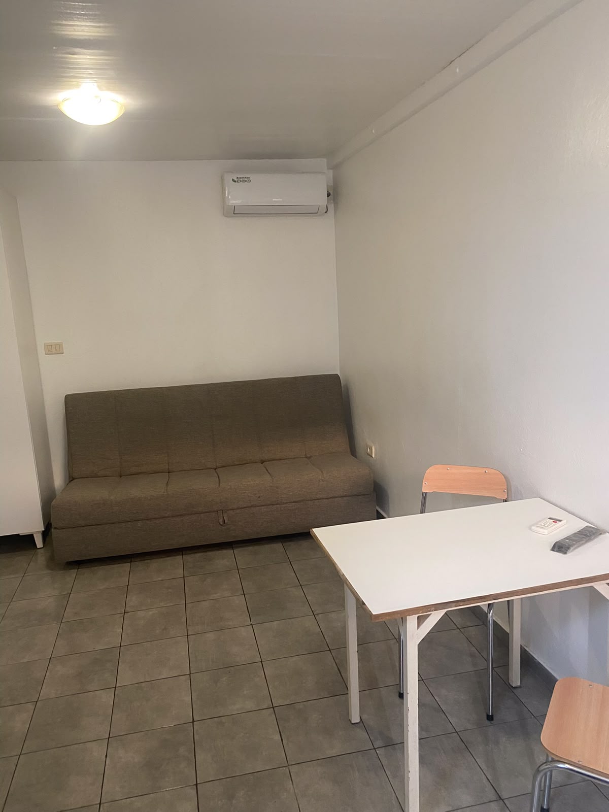 La Marsa&nbsp;Berge Du Lac&nbsp;Location&nbsp;Appart. 1 pi�ce&nbsp;Studio meuble au berges du lac1