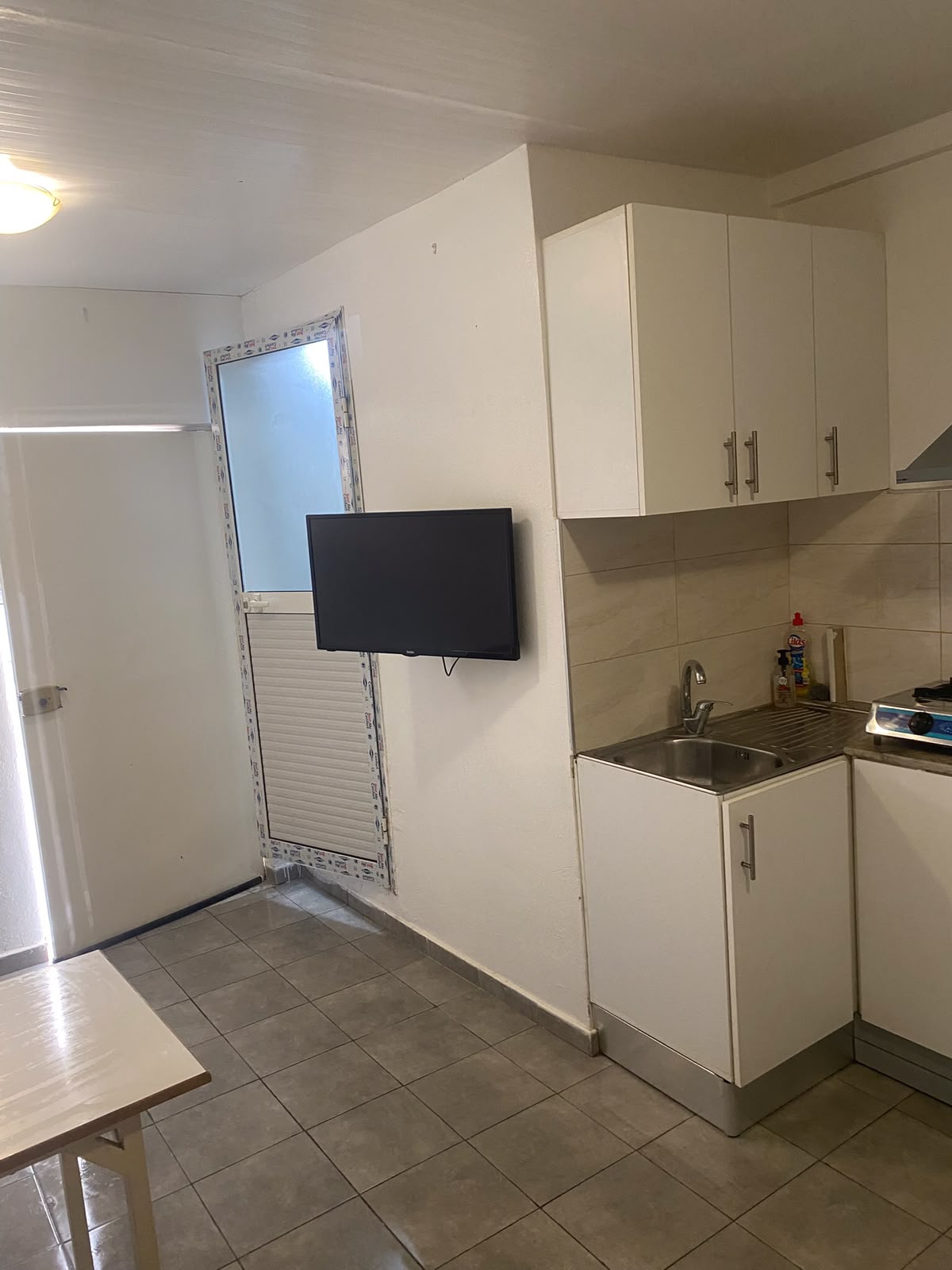 La Marsa&nbsp;Berge Du Lac&nbsp;Location&nbsp;Appart. 1 pi�ce&nbsp;Studio meuble au berges du lac1