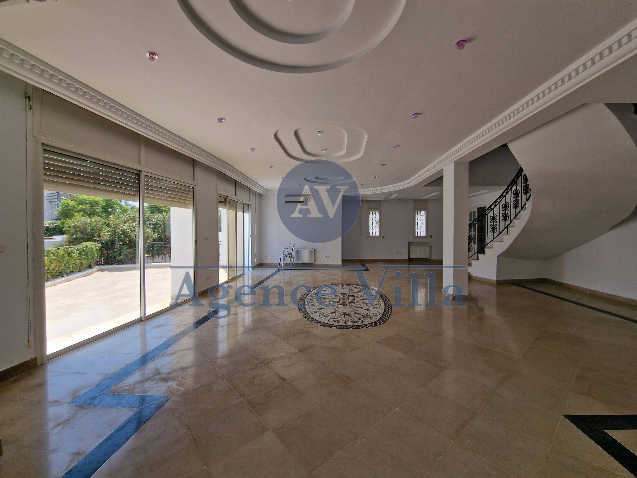 La Marsa&nbsp;Berge Du Lac&nbsp;Location&nbsp;Maisons&nbsp;Une villa avec jardin et terrasse au lac 2