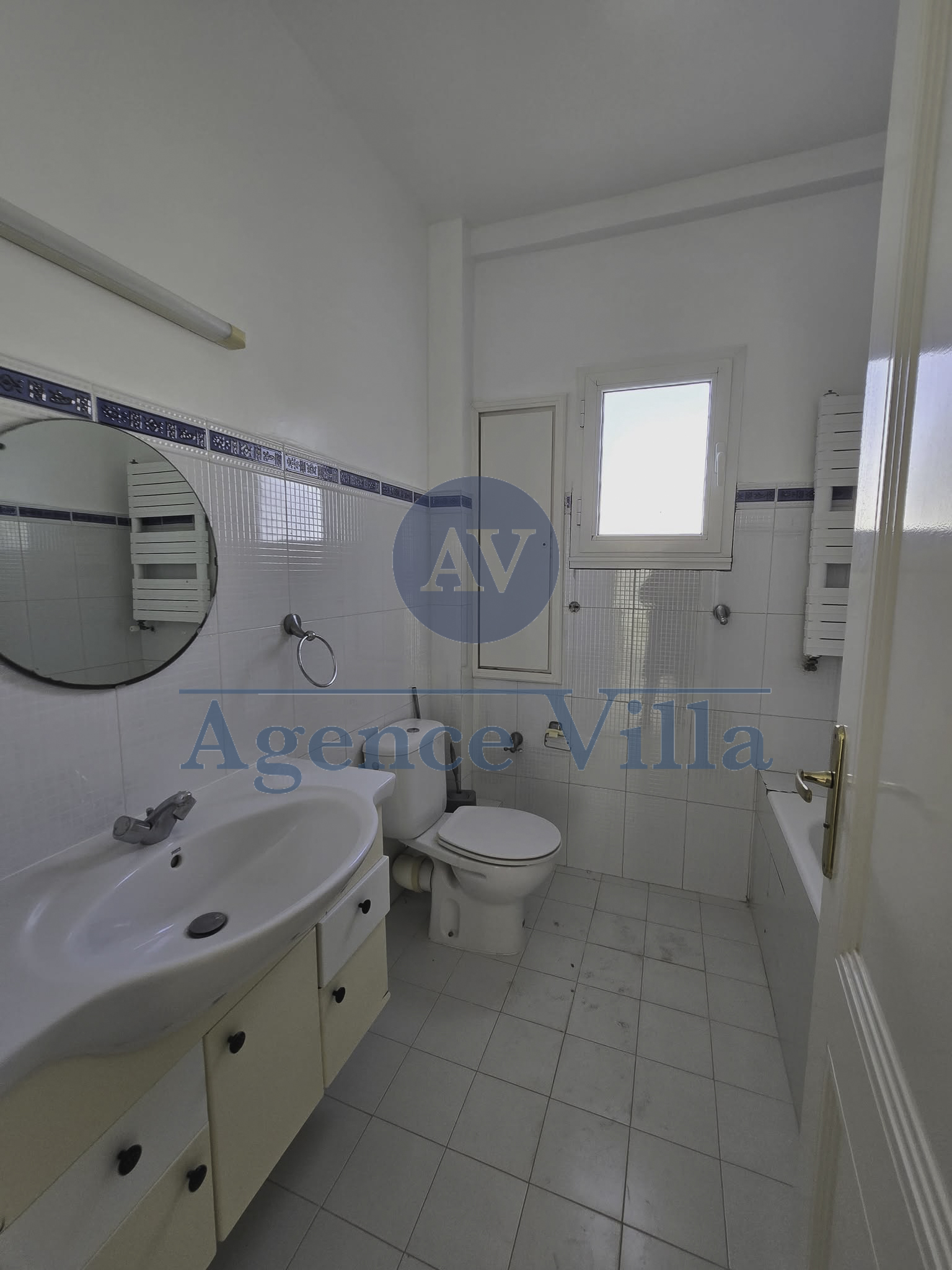 La Soukra&nbsp;La Soukra&nbsp;Vente&nbsp;Appart. 4 pi�ces&nbsp;Appartement de 140m2 s3 � la soukra