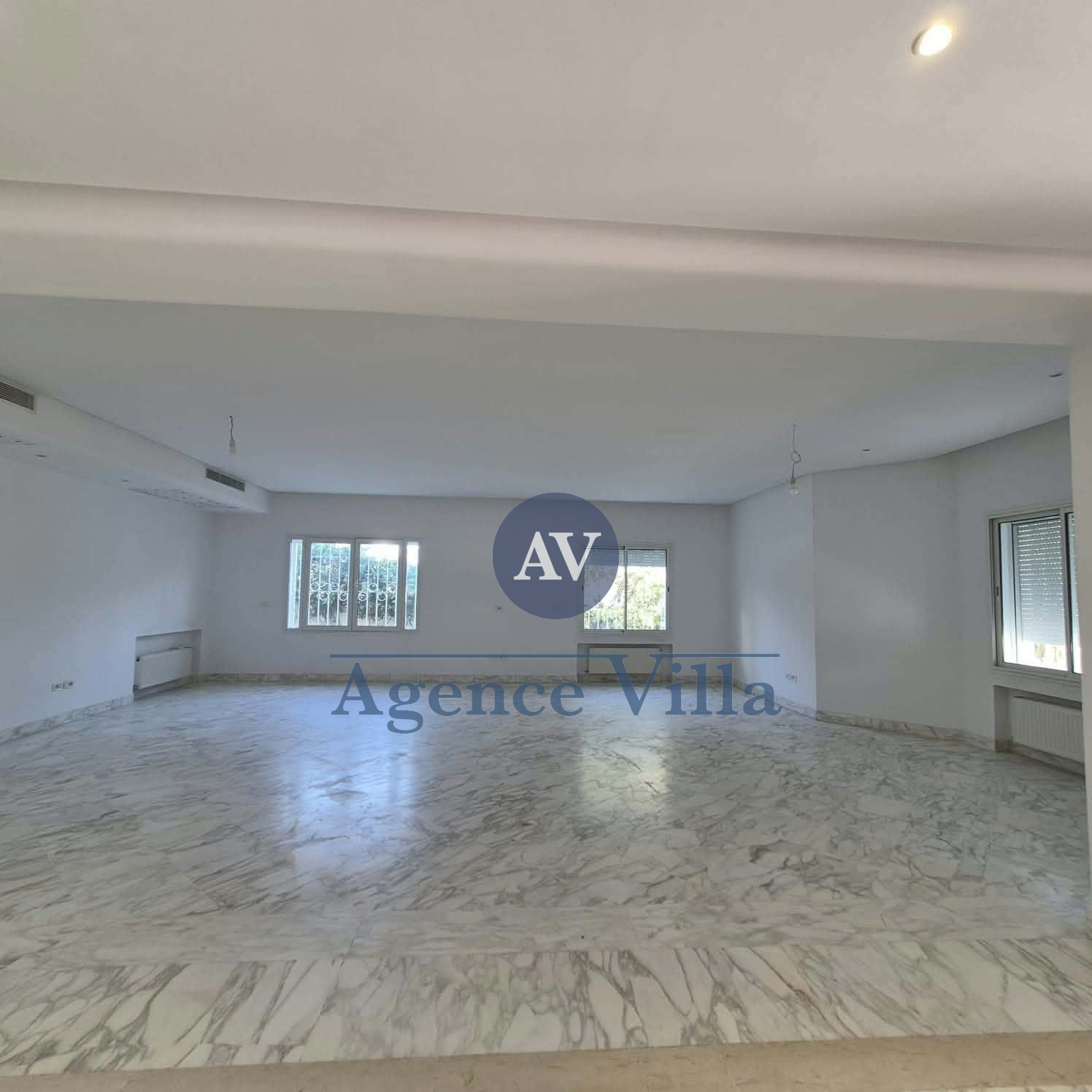 La Marsa&nbsp;Gammart&nbsp;Location&nbsp;Maisons&nbsp;Villa spacieuse s4 avec piscine � gammarth