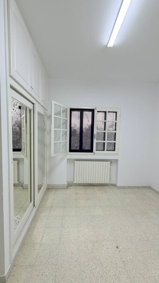 El Menzah&nbsp;El Manar 1&nbsp;Location&nbsp;Appart. 5 pi�ces+&nbsp;Magnifique triplex s5 � manar 1