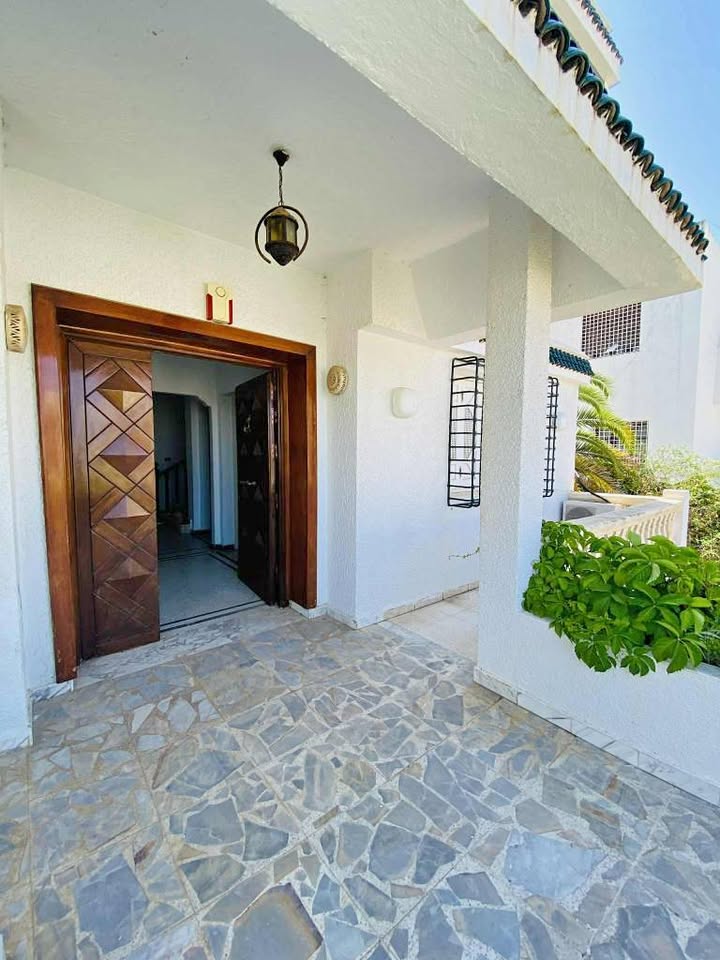 El Menzah&nbsp;El Menzah 9&nbsp;Location&nbsp;Maisons&nbsp;Villa s6 avec jardin � menzah 9