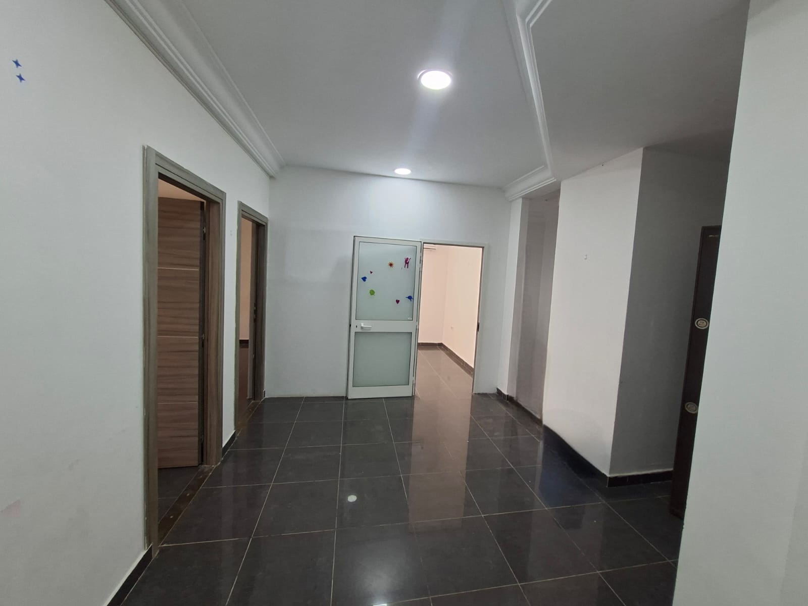 Ariana Ville&nbsp;Cite Ennasr 2&nbsp;Location&nbsp;Appart. 3 pi�ces&nbsp;Bureau a plus 3 � ennaser 2