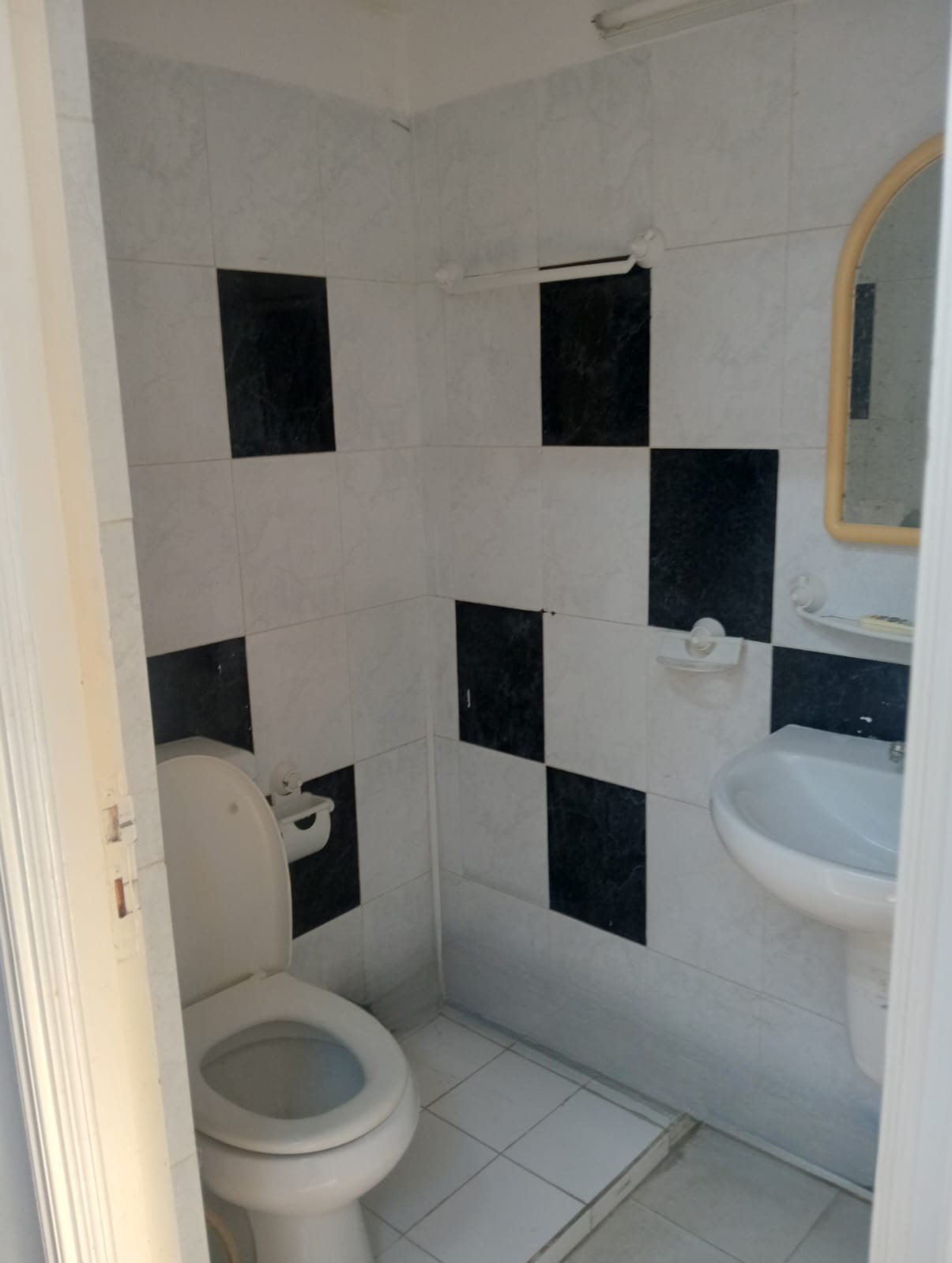 Nabeul&nbsp;Nabeul&nbsp;Location&nbsp;Appart. 2 pi�ces&nbsp;Bureau 60 metre carr�