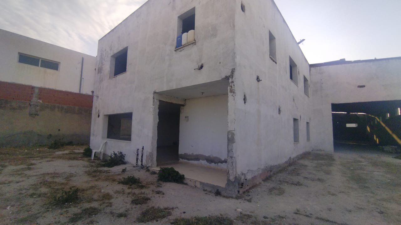 Hammam Chatt&nbsp;Borj Cedria&nbsp;Bureaux & Commerces&nbsp;Atelier,Garage&nbsp;Local industriel dans la zi de borj cedria