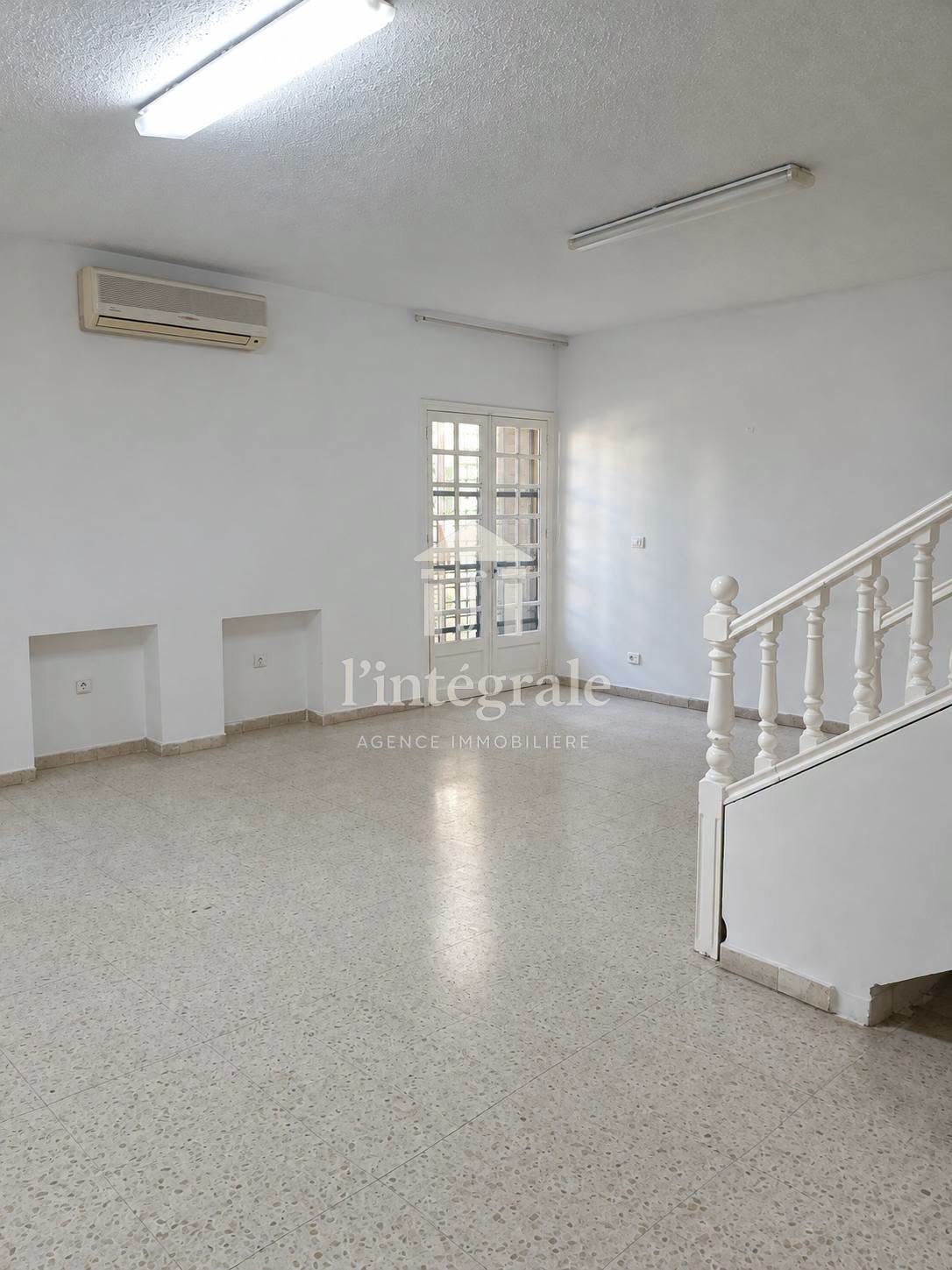 El Menzah&nbsp;El Manar 2&nbsp;Location&nbsp;Maisons&nbsp;Triplex exceptionnel � usage bureautique