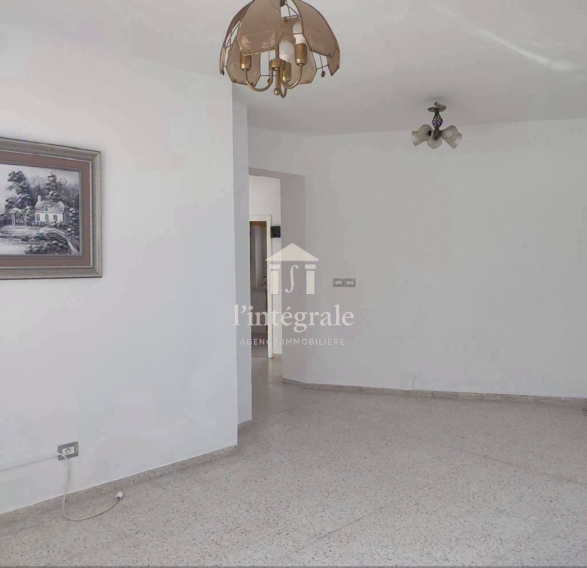 Ariana Ville&nbsp;Cite Ennasr 2&nbsp;Location&nbsp;Appart. 3 pi�ces&nbsp;Bel appartement s2 au rez de chauss�e