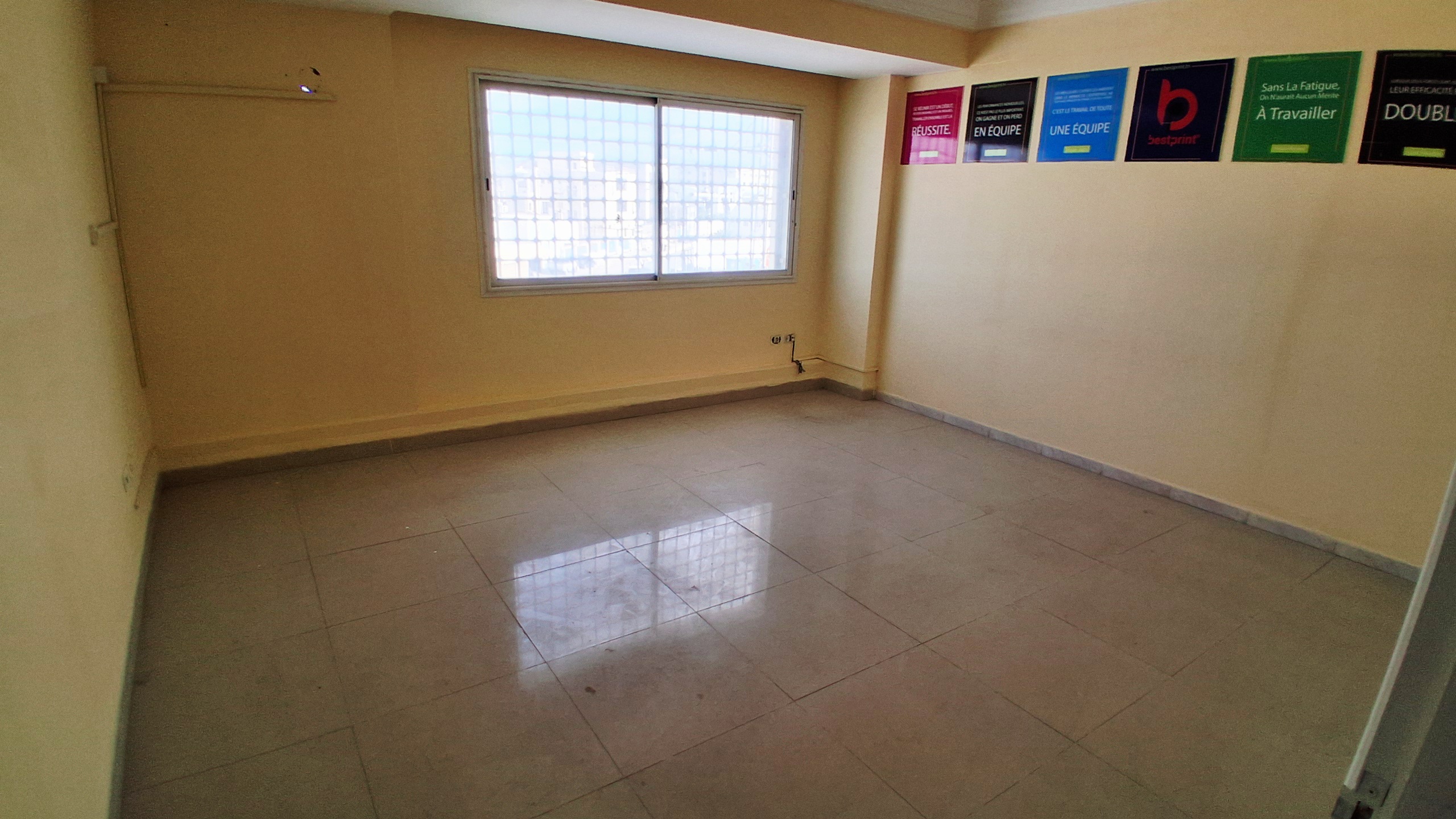 Megrine&nbsp;Zone Industrielle Saint Gobin&nbsp;Bureaux & Commerces&nbsp;Bureau&nbsp;Bureau  au zone industrielle saint gobin  m�grine