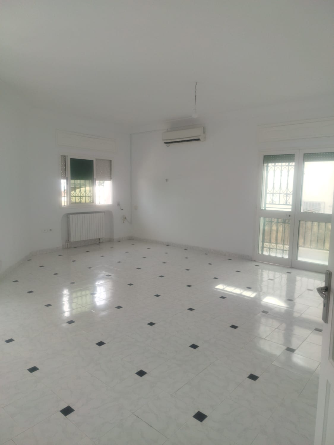 Mnihla&nbsp;Cite Ennasr&nbsp;Location&nbsp;Appart. 5 pi�ces+&nbsp;Un spacieux etage de villa hs � ennasr2