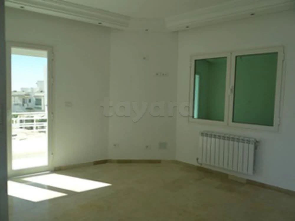 Mnihla&nbsp;Jardins d'el Menzah&nbsp;Location&nbsp;Appart. 4 pi�ces&nbsp;�tage de villa s 3 � jardin d'el menzah