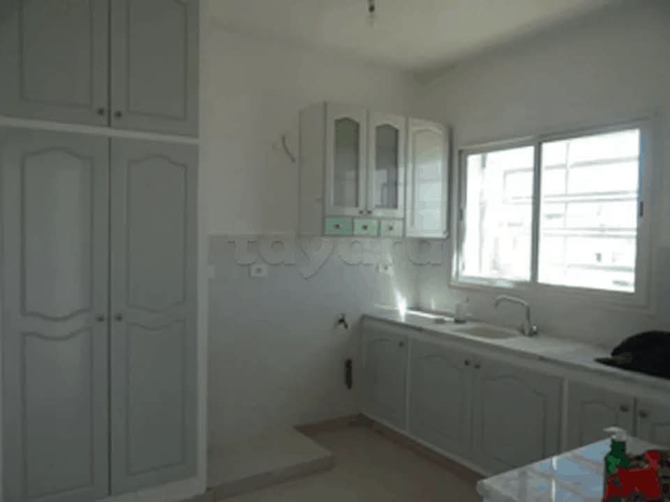 Mnihla&nbsp;Jardins d'el Menzah&nbsp;Location&nbsp;Appart. 4 pi�ces&nbsp;�tage de villa s 3 � jardin d'el menzah