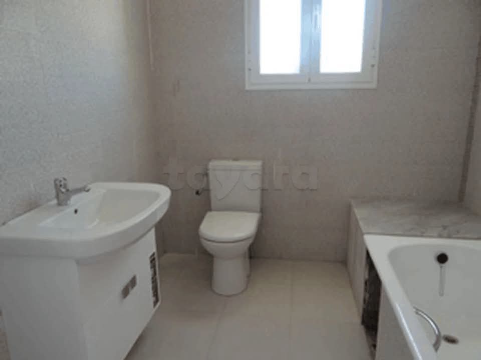 Mnihla&nbsp;Jardins d'el Menzah&nbsp;Location&nbsp;Appart. 4 pi�ces&nbsp;�tage de villa s 3 � jardin d'el menzah