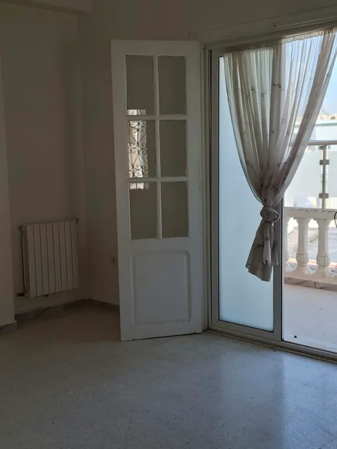 El Mourouj&nbsp;Cite El Mourouj 3 Bis&nbsp;Location&nbsp;Appart. 3 pi�ces&nbsp;Etage d'une maison mrj 3