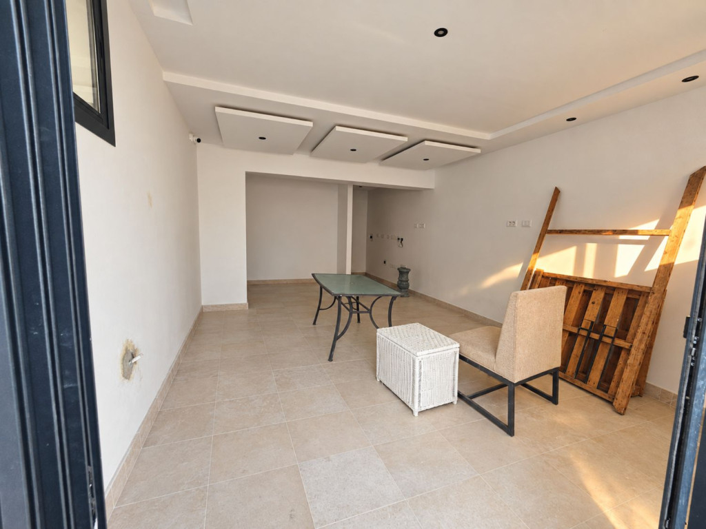 Megrine&nbsp;Megrine Coteau&nbsp;Bureaux & Commerces&nbsp;Fond de Commerce&nbsp;Local 52 m terrasse � m�grine coteaux