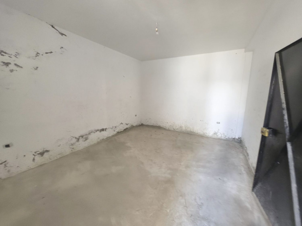 El Mourouj&nbsp;Bir El Kassaa&nbsp;Bureaux & Commerces&nbsp;Fond de Commerce&nbsp;D�p�t de 500 m � � el mourouj 5