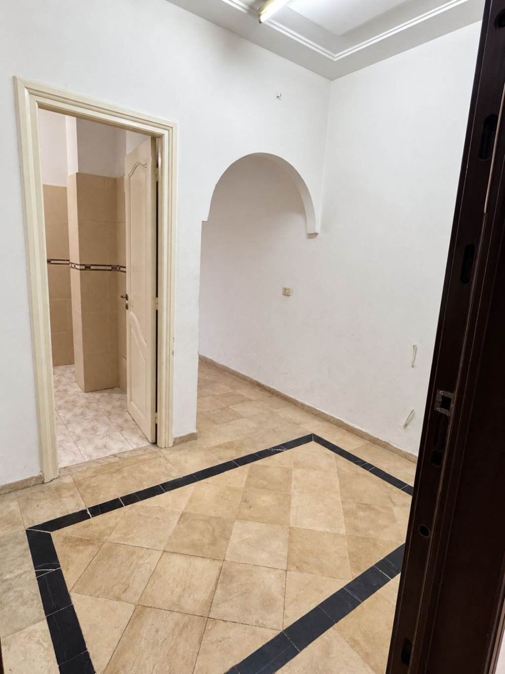 Ben Arous&nbsp;Ben Arous&nbsp;Bureaux & Commerces&nbsp;Fond de Commerce&nbsp;Local avec terrasse � � m�dina jadida