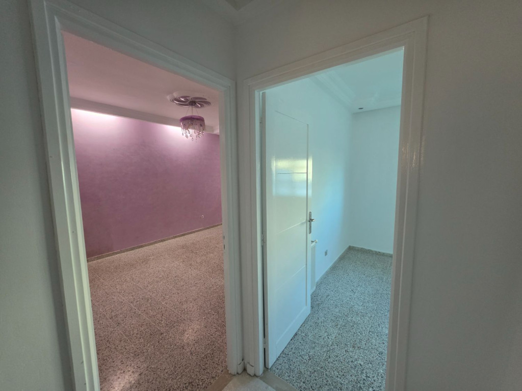 Ben Arous&nbsp;Ben Arous&nbsp;Bureaux & Commerces&nbsp;Fond de Commerce&nbsp;Open space de 800 m � m�grine