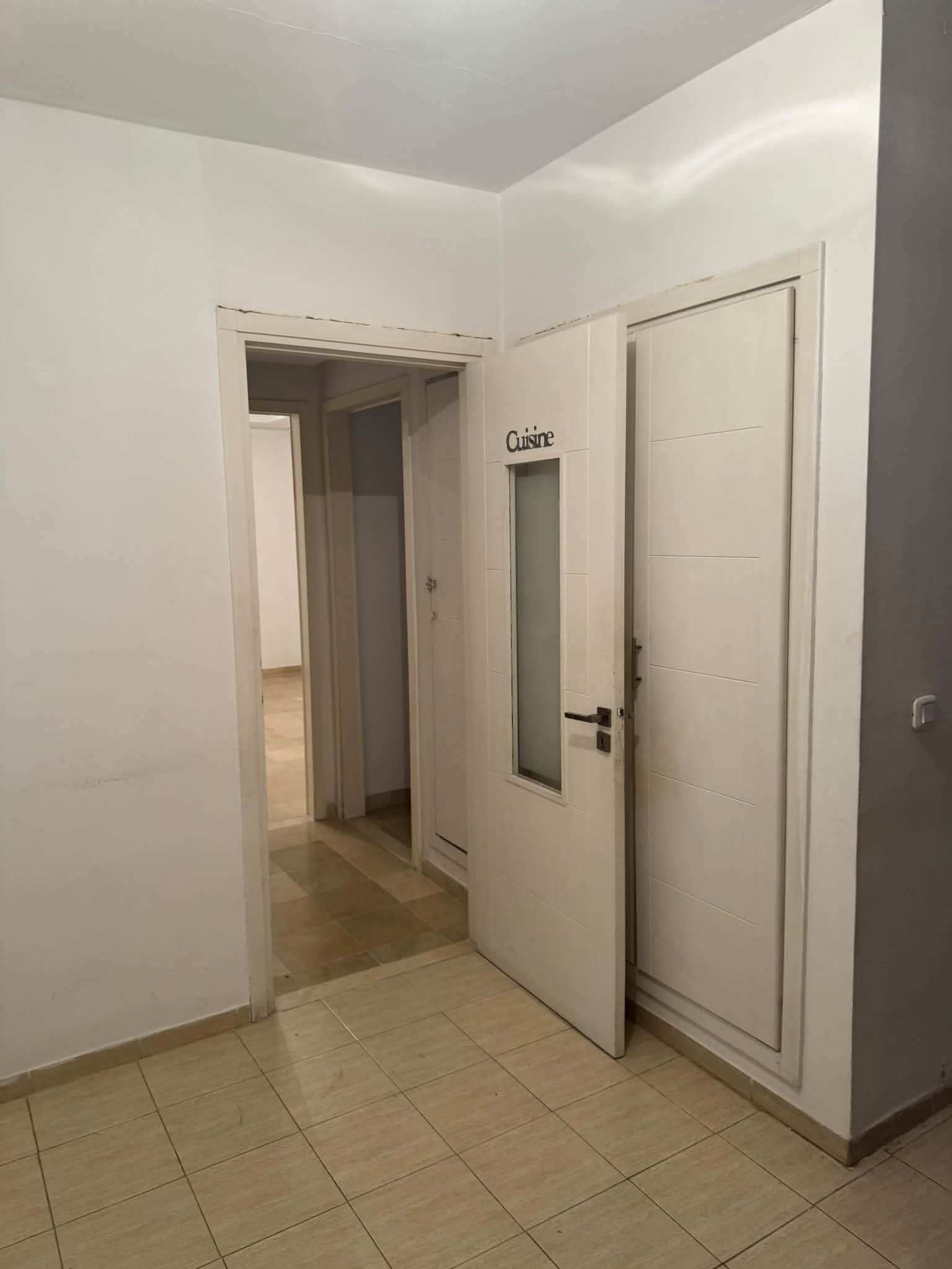 El Mourouj&nbsp;El Mourouj&nbsp;Location&nbsp;Appart. 3 pi�ces&nbsp;Appartement m 4 en face metro
