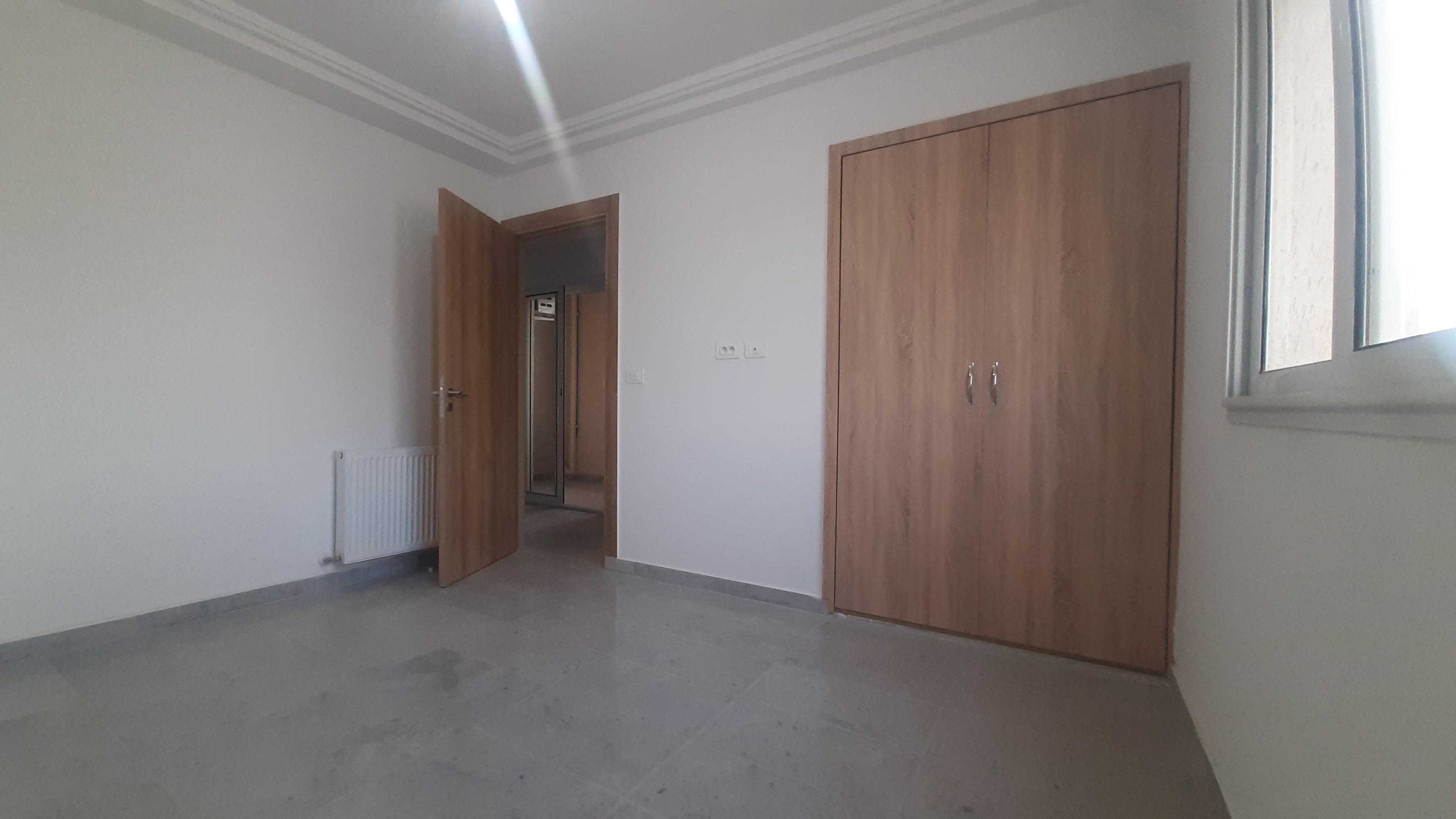 La Soukra&nbsp;Sidi Frej&nbsp;Location&nbsp;Appart. 1 pi�ce&nbsp;S plus 1 cot� utc et parc la soukra