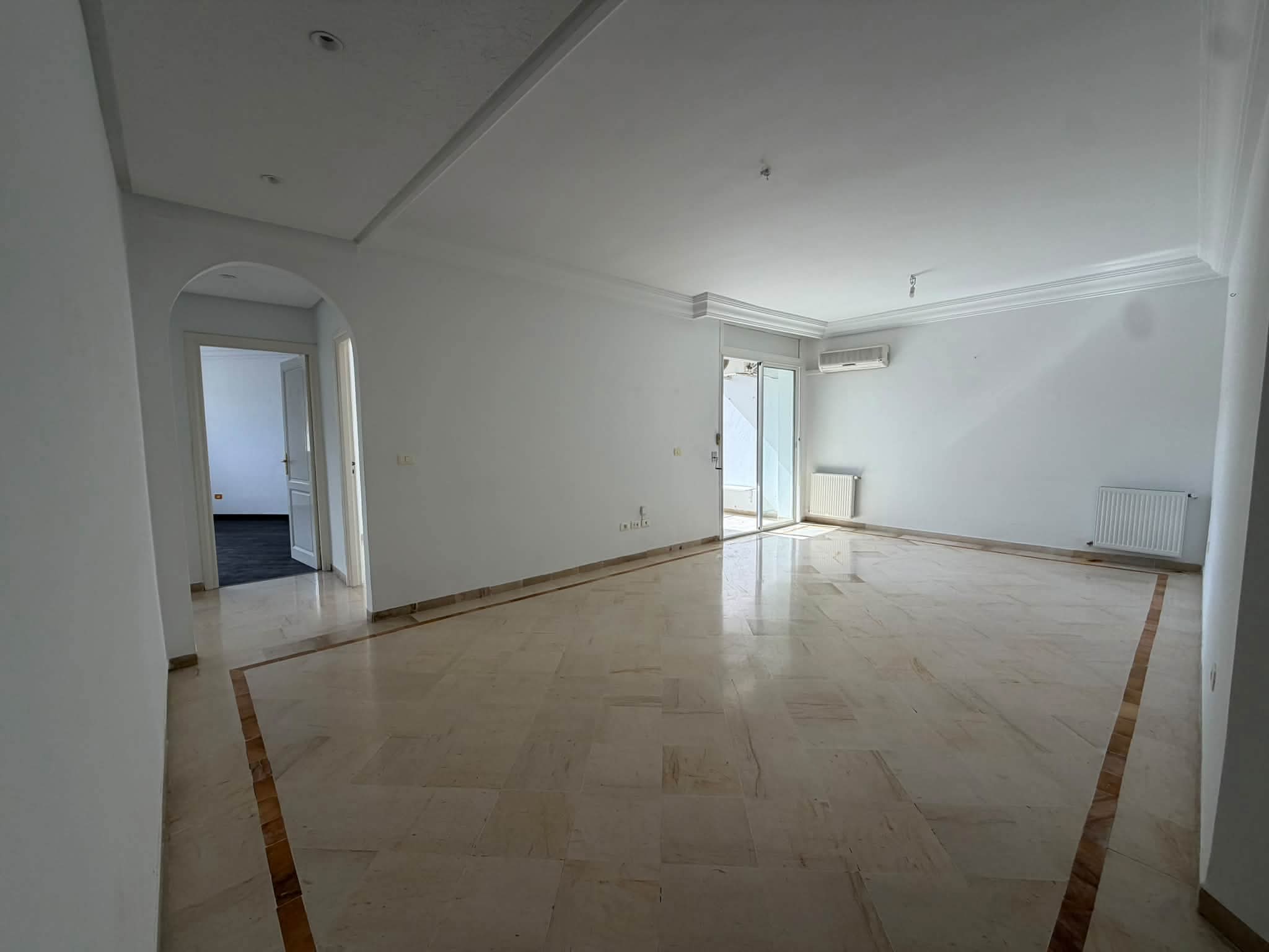 Ariana Ville&nbsp;Riadh Landlous&nbsp;Location&nbsp;Appart. 5 pi�ces+&nbsp;S4 1600d riadh andalous