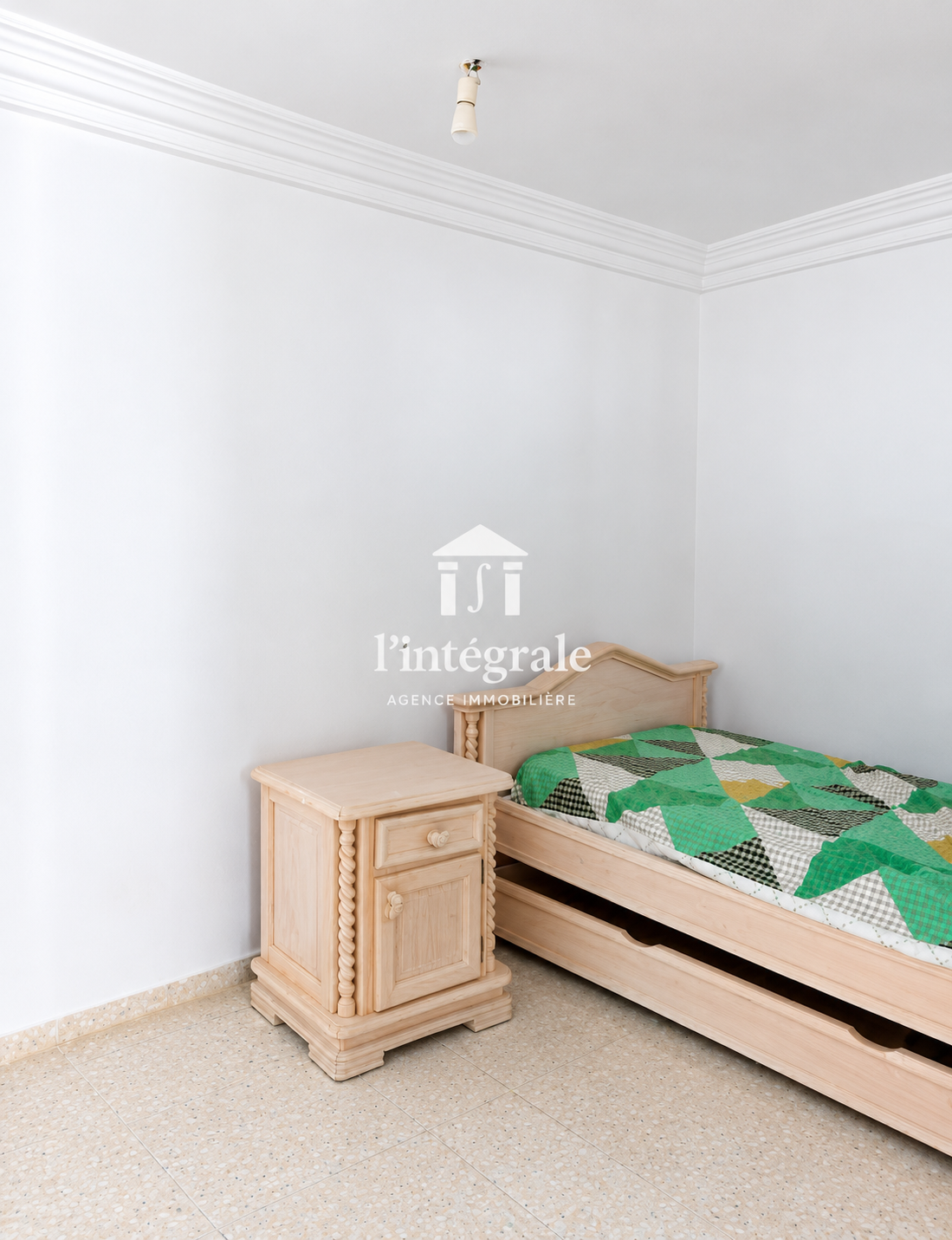 Ariana Ville&nbsp;Cite Ennasr 2&nbsp;Location&nbsp;Appart. 3 pi�ces&nbsp;S2 meubl� rdc