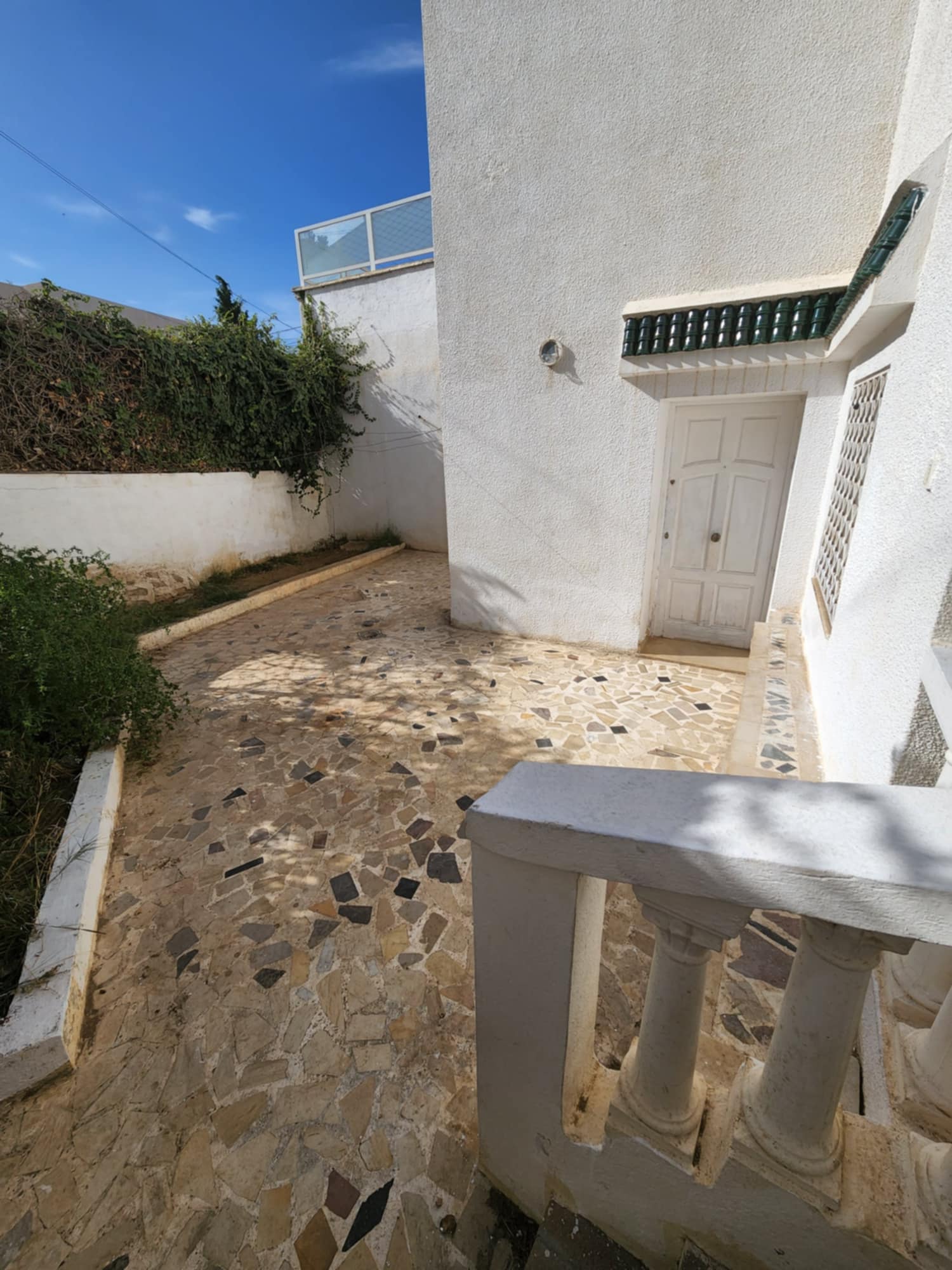 Rades&nbsp;Rades Medina&nbsp;Location&nbsp;Appart. 4 pi�ces&nbsp;Rez de jardin