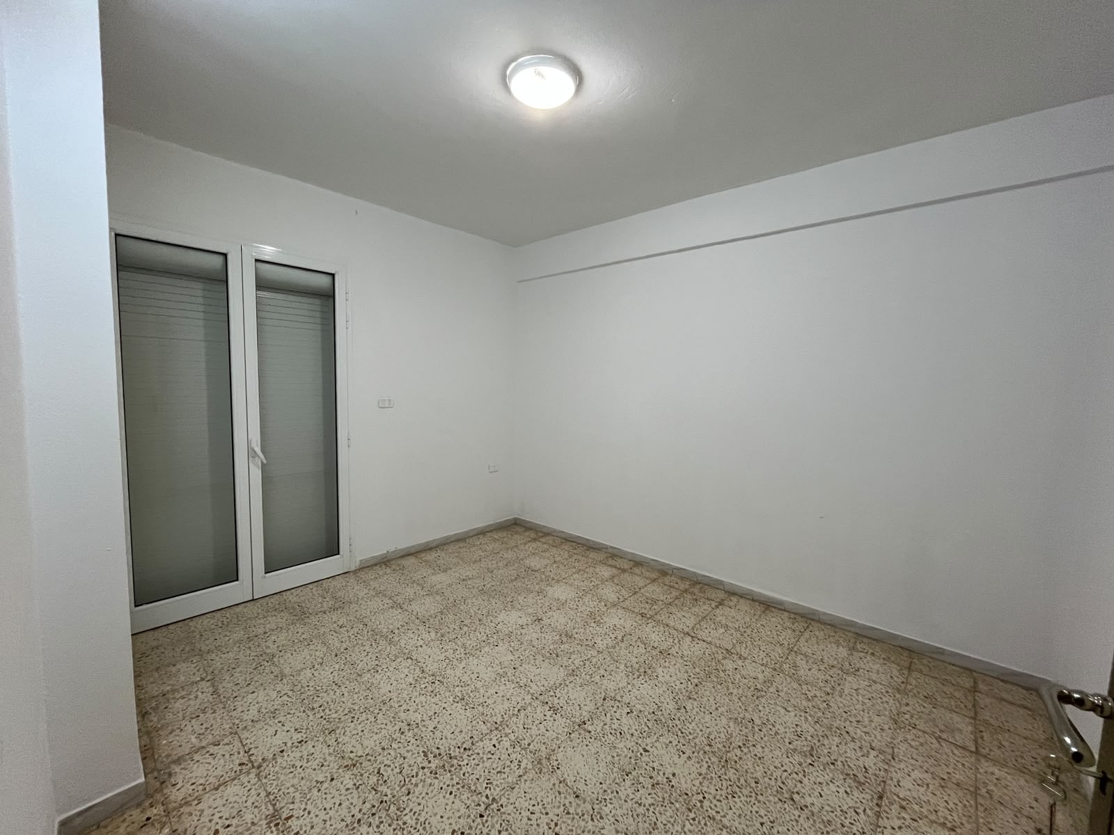 Sakiet Ezzit&nbsp;Sakiet Ezzit&nbsp;Location&nbsp;Appart. 3 pi�ces&nbsp;S2 � usage prof � sakiet ezzit