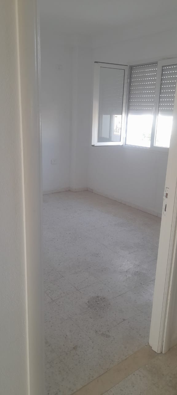 Ben Arous&nbsp;Ben Arous&nbsp;Location&nbsp;Appart. 3 pi�ces&nbsp;Bureaux et cabinet