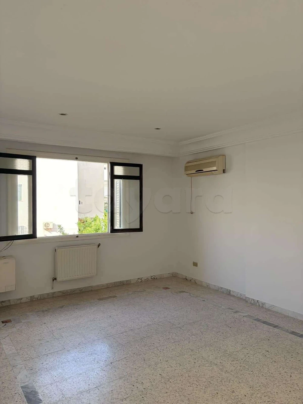 Ariana Ville&nbsp;El Menzah 8&nbsp;Location&nbsp;Appart. 4 pi�ces&nbsp;Spacieux appartement � el menzah 8