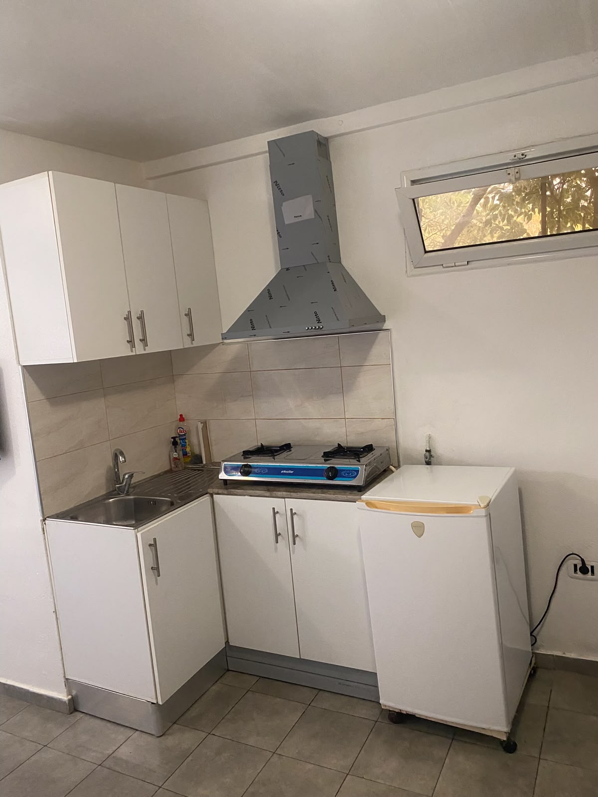La Marsa&nbsp;Berge Du Lac&nbsp;Location&nbsp;Appart. 1 pi�ce&nbsp;Studio meuble berges du lac  1