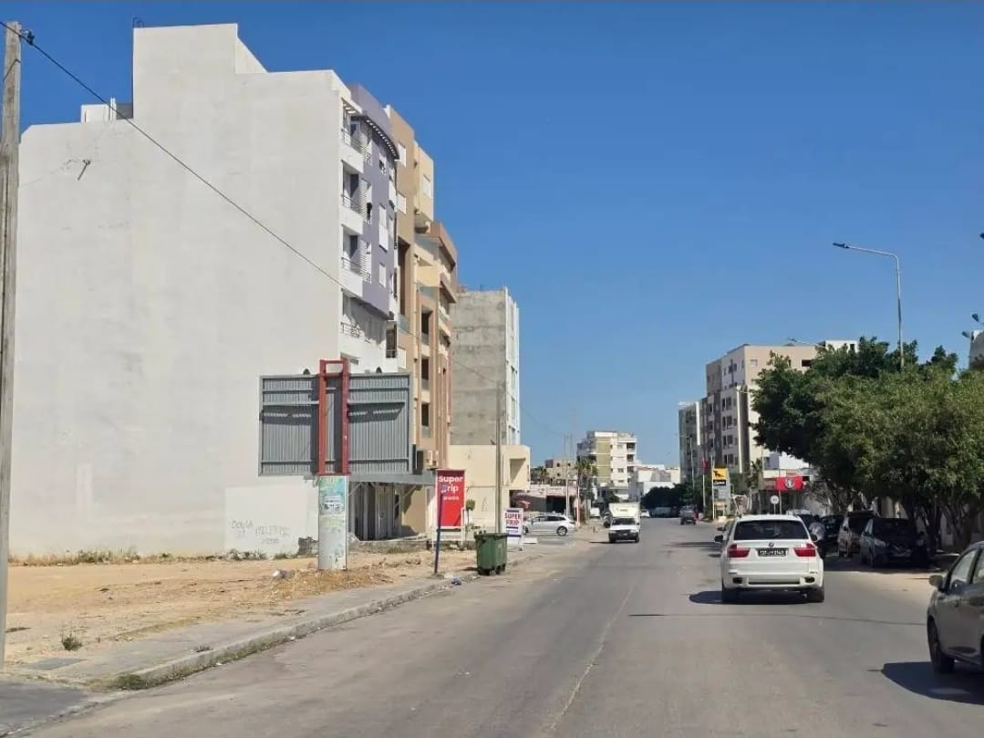 Sousse Jaouhara&nbsp;Sahloul&nbsp;Vente&nbsp;Appart. 2 pi�ces&nbsp;Terrain 850m et 450m autoris� r8 � sahloul