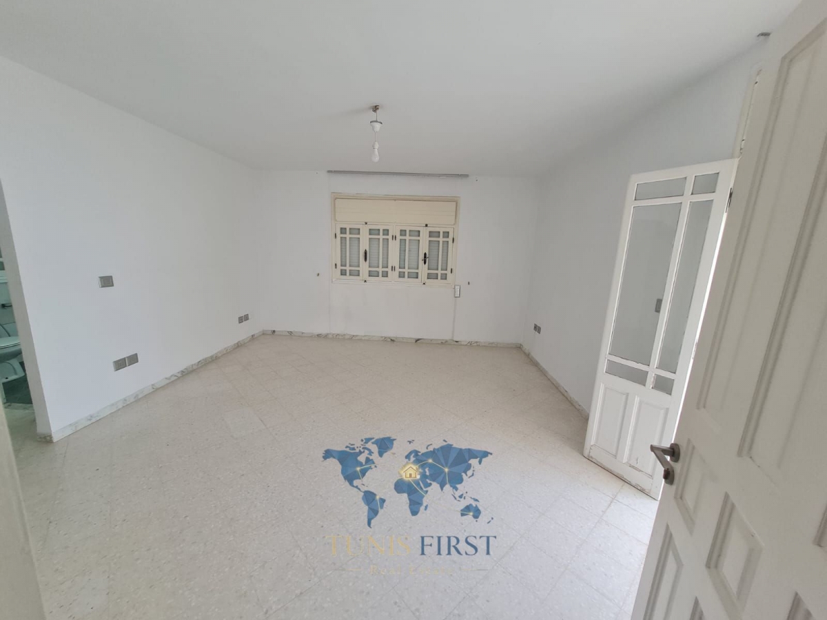 La Marsa&nbsp;Cite El Moez&nbsp;Location&nbsp;Duplex&nbsp;Villa jumel�e vide � cit� el moez la marsa
