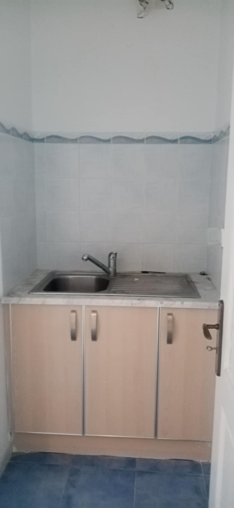 El Kram&nbsp;Le Kram Ouest&nbsp;Location&nbsp;Appart. 4 pi�ces&nbsp;Local a usage bureautique a lac