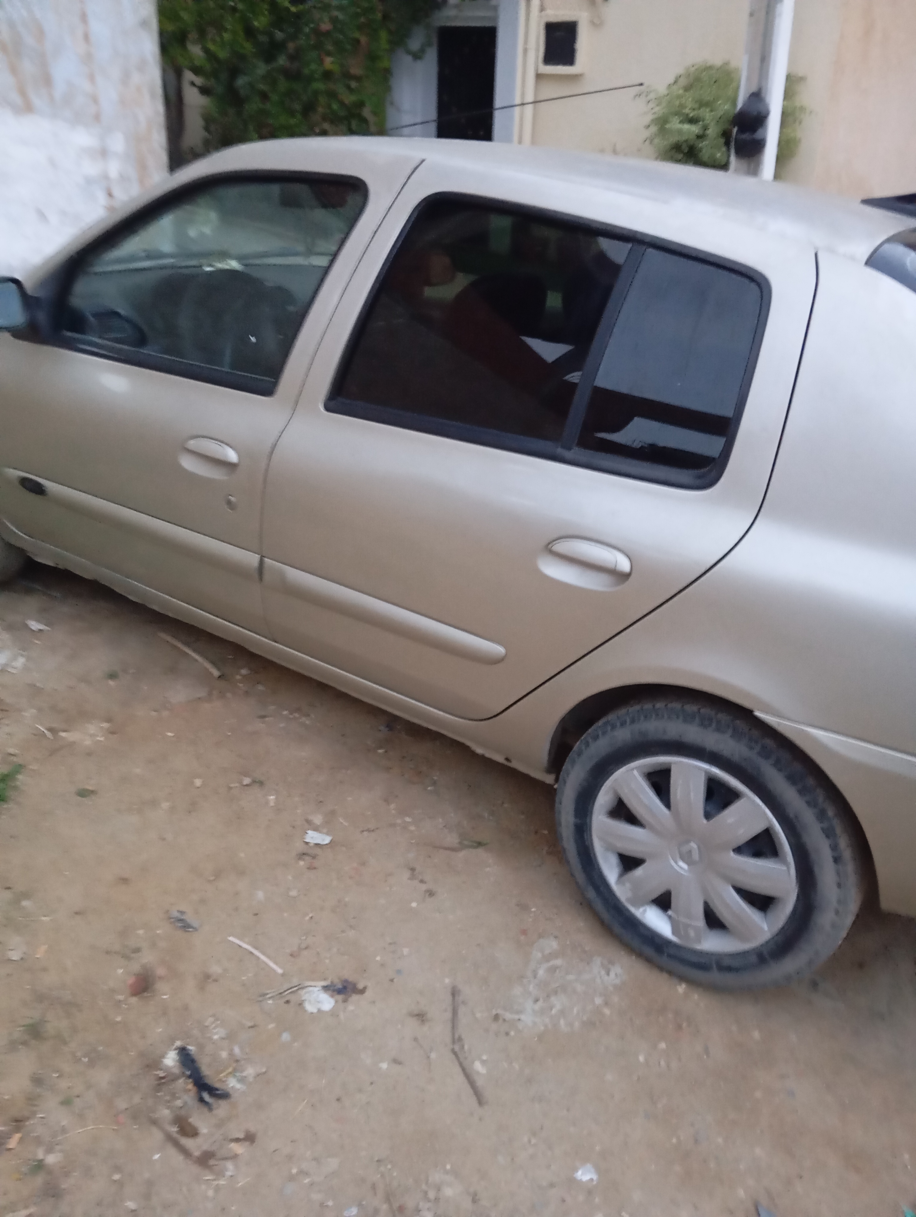 Mnihla&nbsp;Mnihla&nbsp;Renault&nbsp;Clio&nbsp;Clio classique en bon �tat